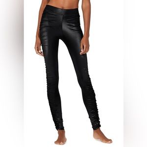Alo Yoga High-Waist Cinched Black Legging - Black Shine